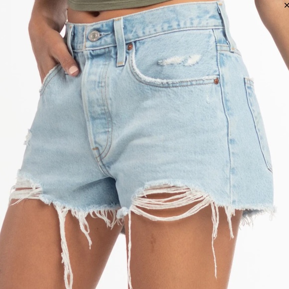 LEVI’S 501® ORIGINAL FIT HIGH RISE WOMEN'S SHORTS Luxor Heat Light Wash W28 - Picture 3 of 6